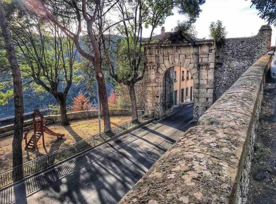 Fresco E Colorato Appartamentino In Narni Scalo Esterno foto