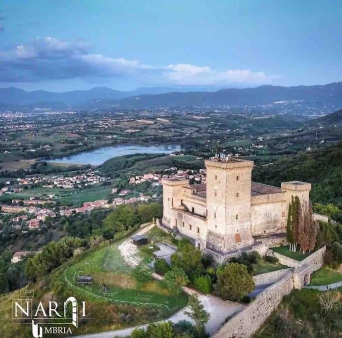 Fresco E Colorato Appartamentino In Narni Scalo Esterno foto
