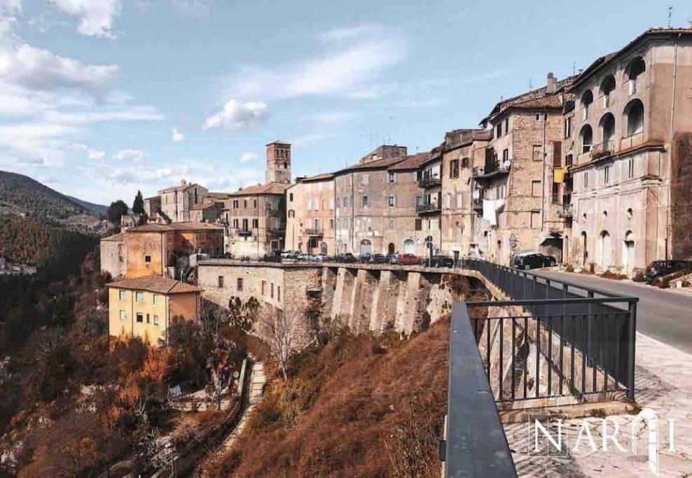 Fresco E Colorato Appartamentino In Narni Scalo Esterno foto